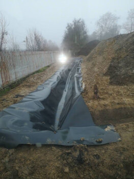 Kezelőterület övárok bélelés