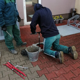 Injektáló pont előkészítése - kézi közmű feltárás